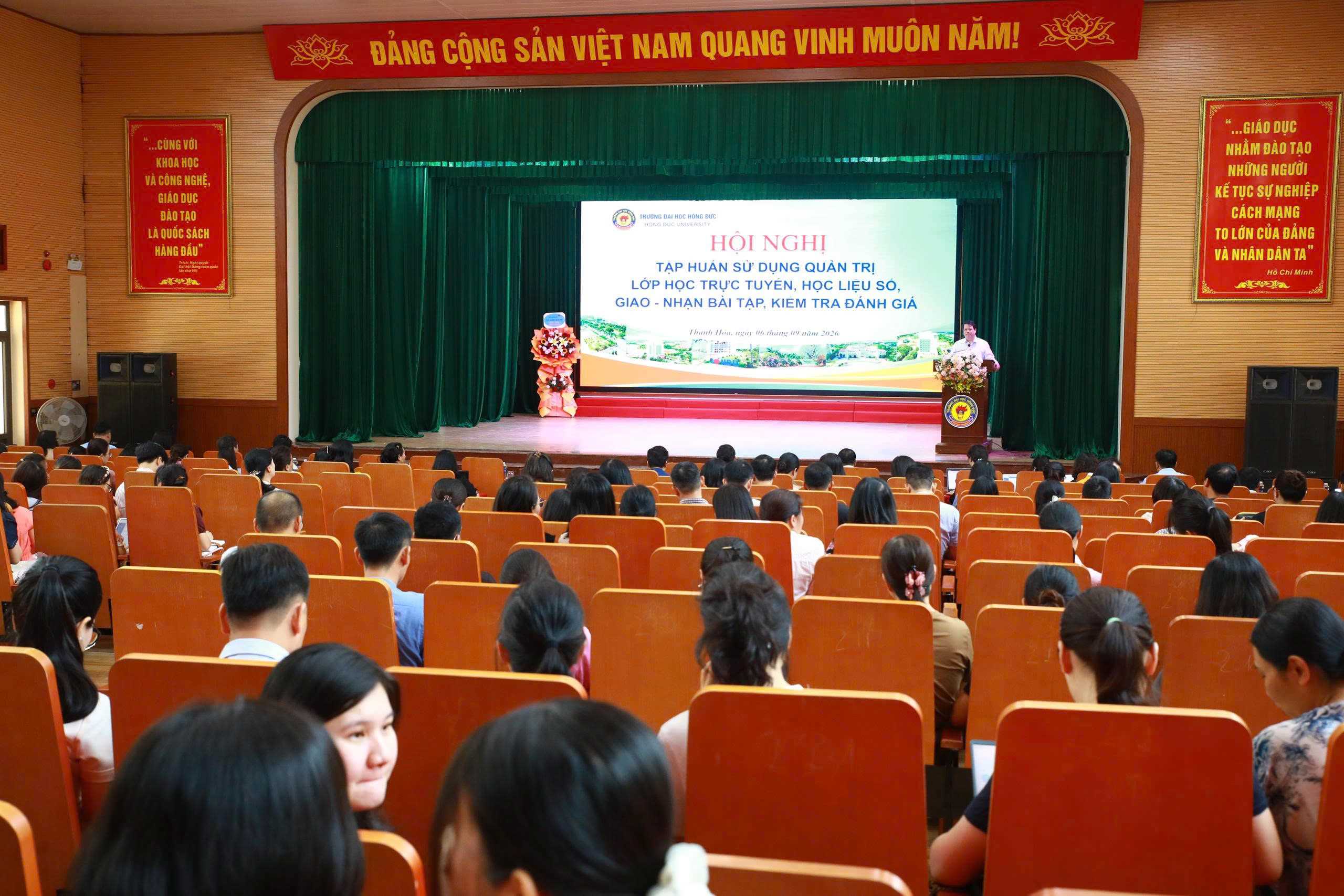 Trường Đại học Hồng Đức đẩy mạnh chuyển đổi số trong quản trị, đào tạo và nghiên cứu